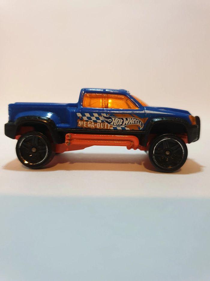 Hot Wheels 2013 Mega Duty Bleu/Orange - 1/64 - photo numéro 5