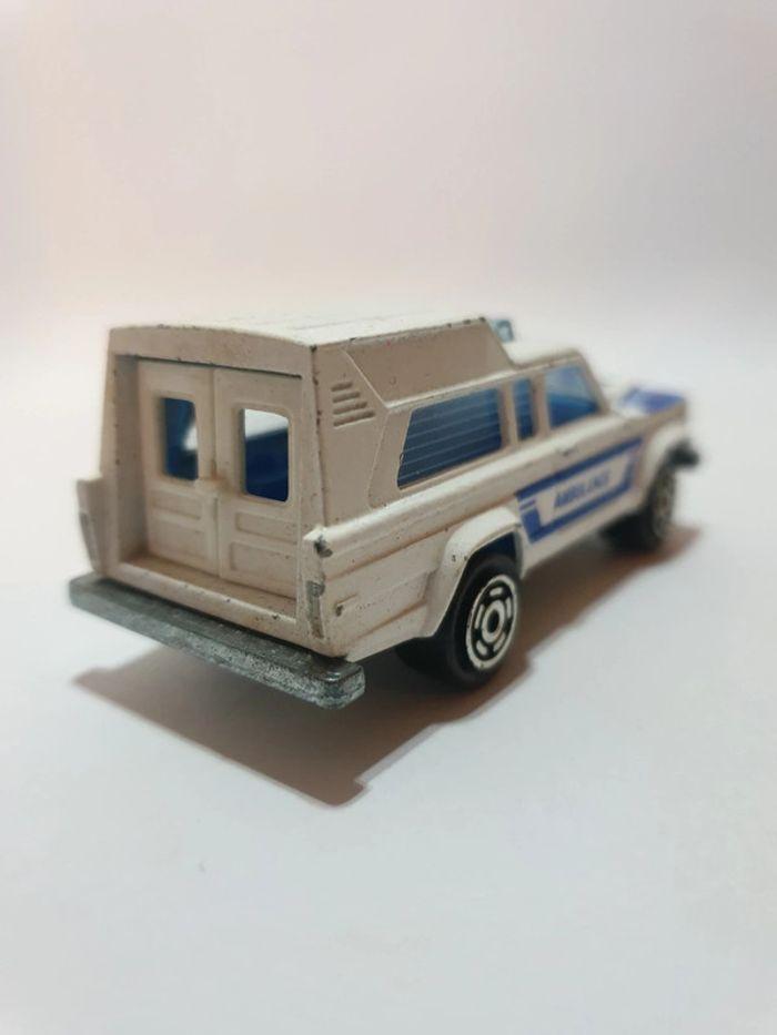 Majorette 269, Jeep Grand Cherokee, Ambulance, 1/64 - photo numéro 5