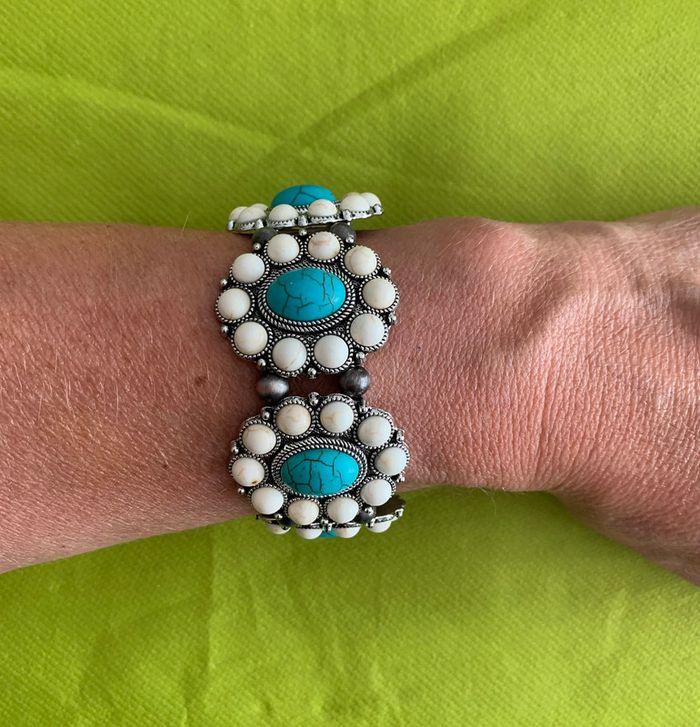 Magnifique bracelet manchette bleu turquoise et blanc vieilli en alliage argenté - photo numéro 2