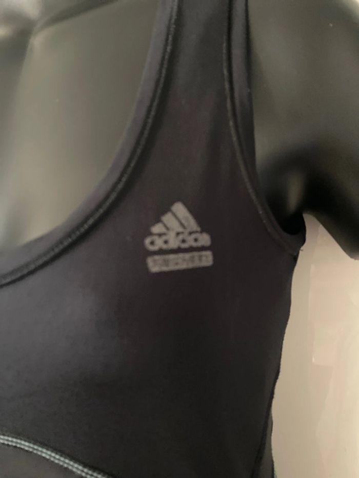 T shirt adidas   / Maillot de sport adidas . Taille S - photo numéro 3