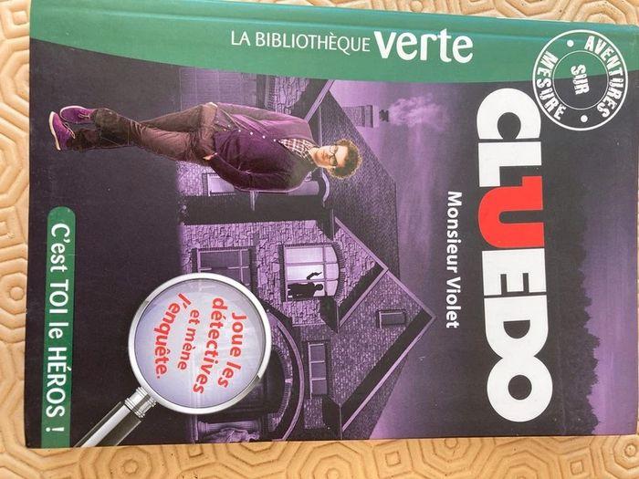 Livre cluedo M. violet - photo numéro 1