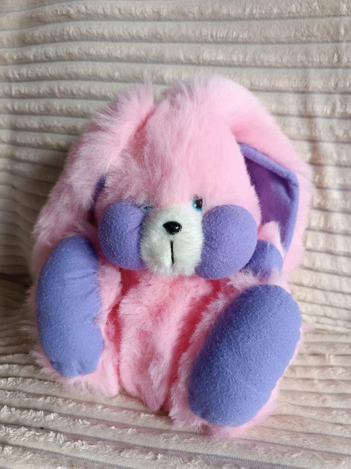 Lapin rose peluche - très bon état voir neuf