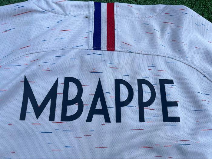 Maillot Mbappé équipe de France - photo numéro 4