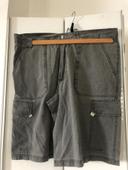 Short cargo léger . Taille 46