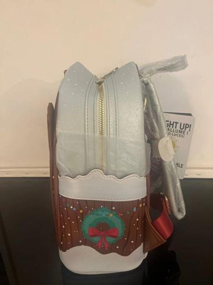 Disney loungefly sac à dos Winnie l’ourson et ses amis avec guirlande de Noël qui s’allume ! - photo numéro 4