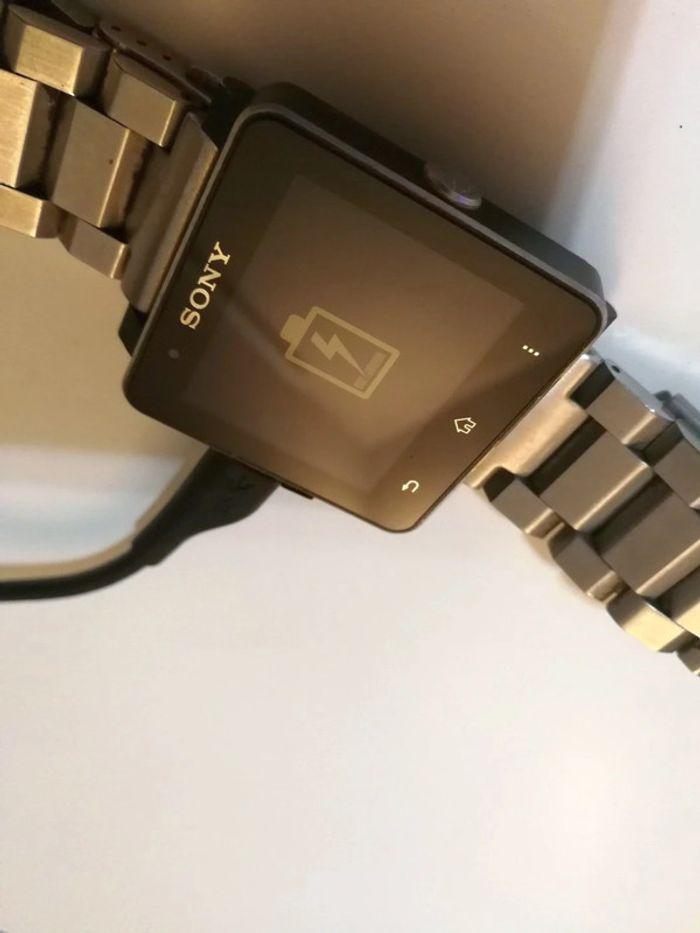 SmartWatch Sony (SW2) avec bracelet métal - photo numéro 1