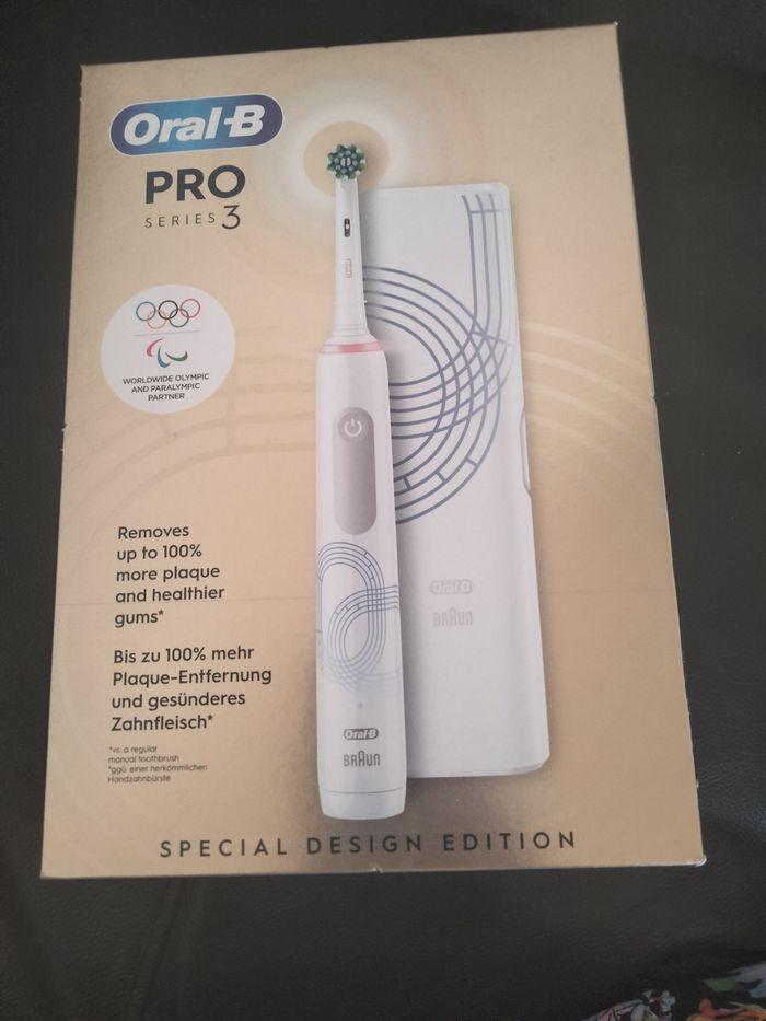 Brosse à dents électrique oral-b pro3 jeux olympiques édition spécial à  30€
Vous avez -30% avec le code 
FARCE30 - photo numéro 1