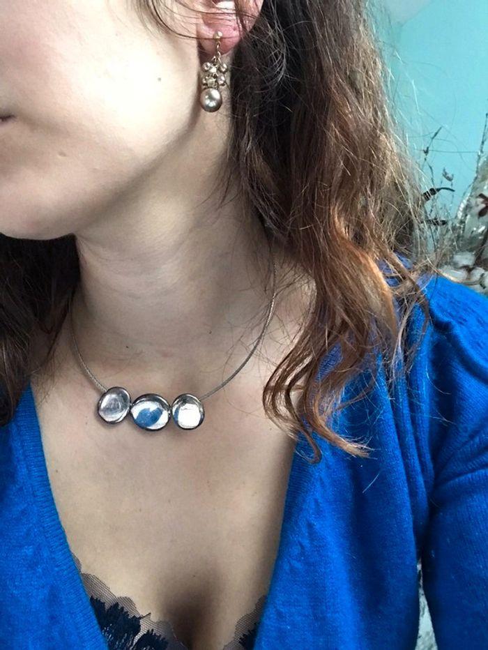 Collier artisanal fait main argenté metal et boucle oreille perle - photo numéro 3