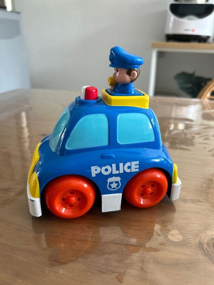 Voiture de police - photo numéro 1