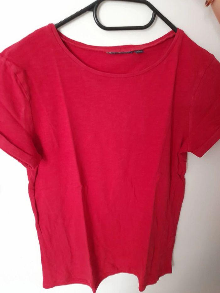 Tee shirt rouge - photo numéro 1