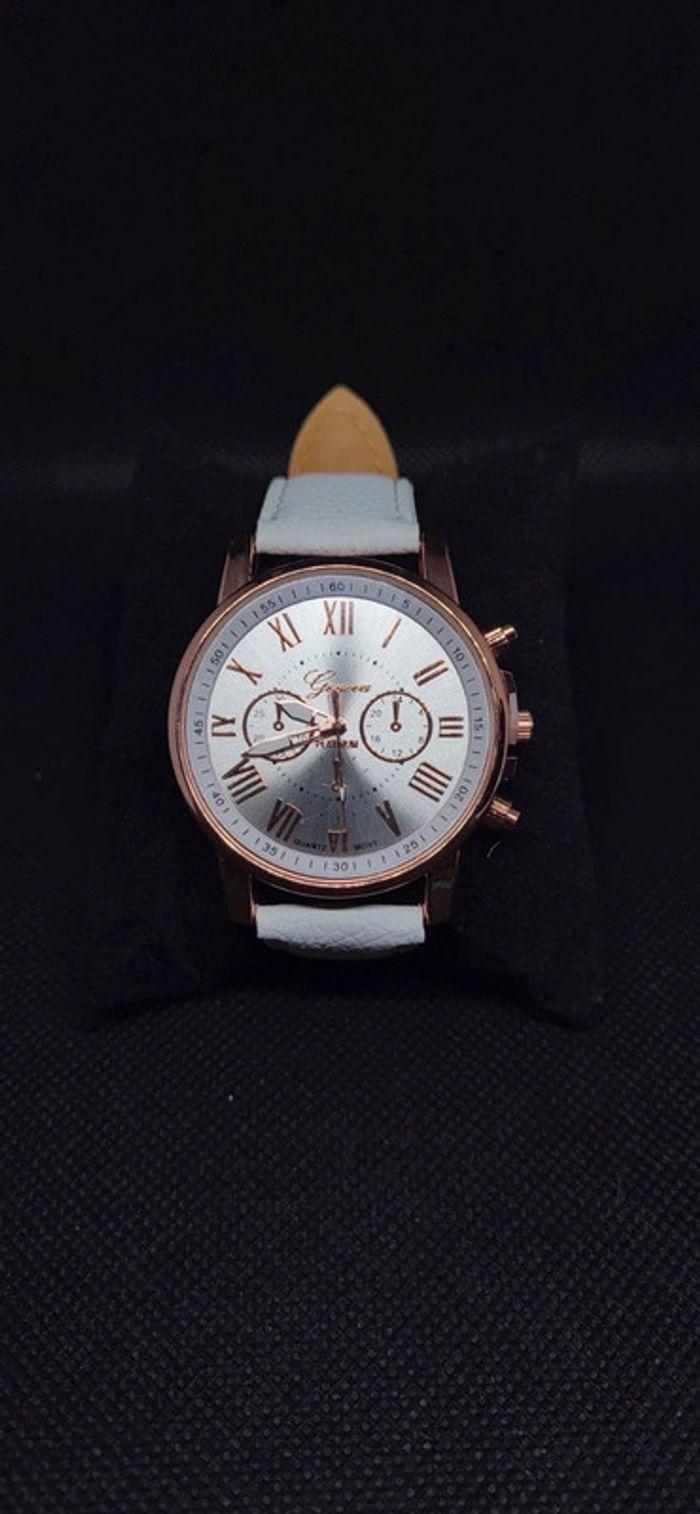 Montre femme - photo numéro 2