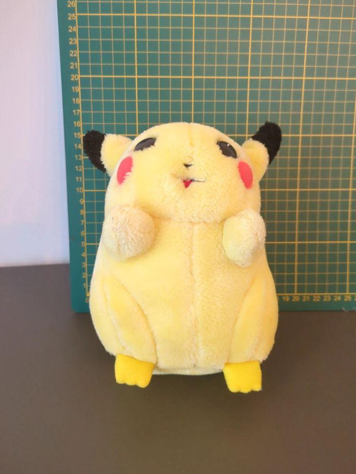 peluche pokémon Pikachu - photo numéro 4