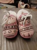 Chaussons bébé T6/12 mois NEUVES