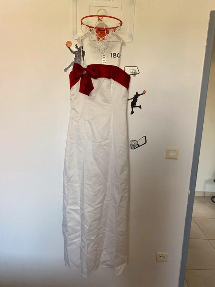 Robe de mariée / cocktail / témoin taille 40 - photo numéro 1