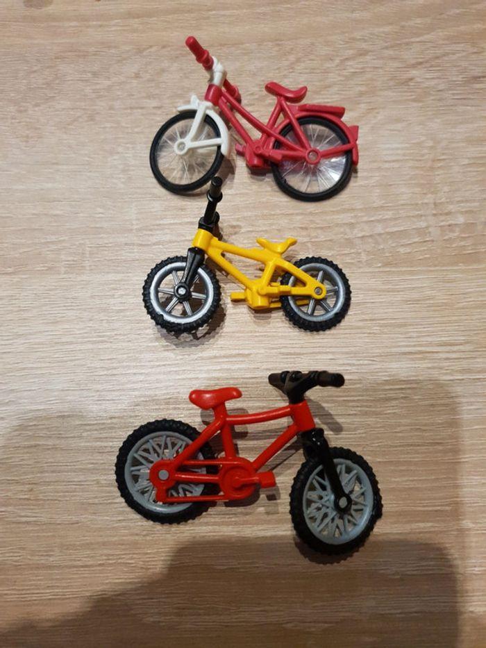 Lot 3 vélos playmobils