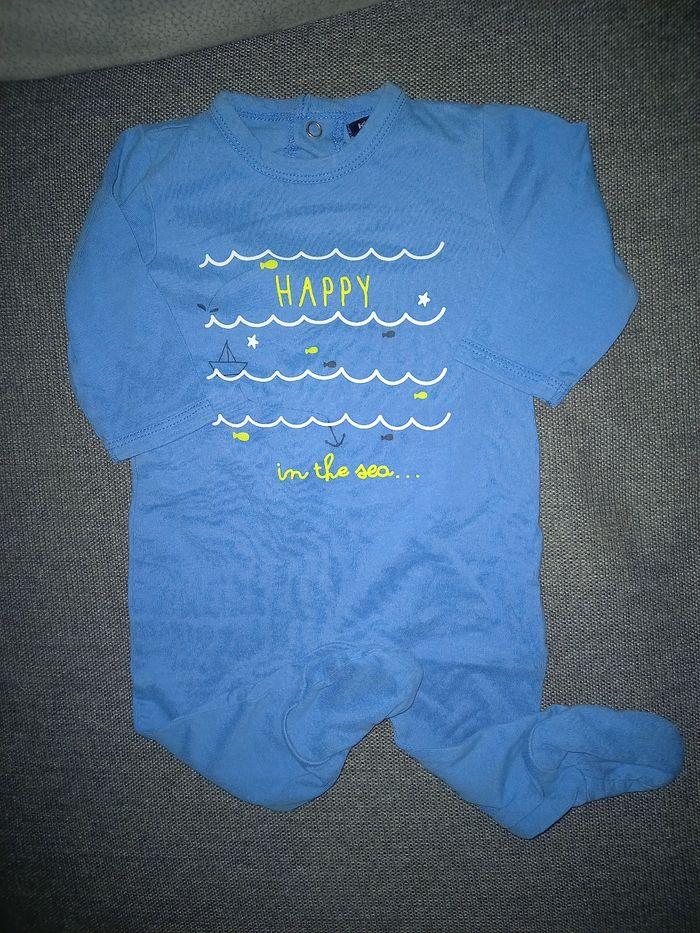 Pyjama leger taille 3 moiS