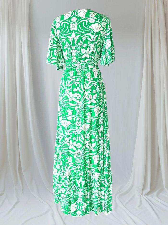 Jolie robe maxi verte et blanche - photo numéro 2