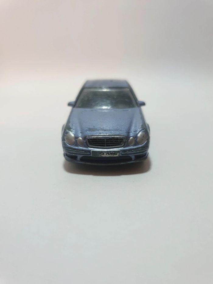 RealToy Mercedes Benz Classe E 55 AMG Bleu Argent - 1/61 - photo numéro 2