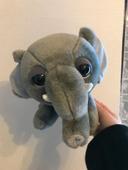 Peluche éléphant gros yeux