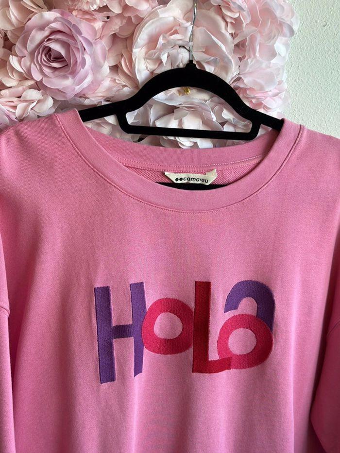 Sweat Camaïeu rose avec broderie Hola taille 40 - photo numéro 2