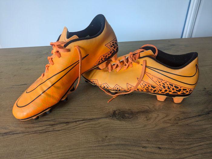 Crampons  Nike Hypervenom
Taille 42,5 - photo numéro 1