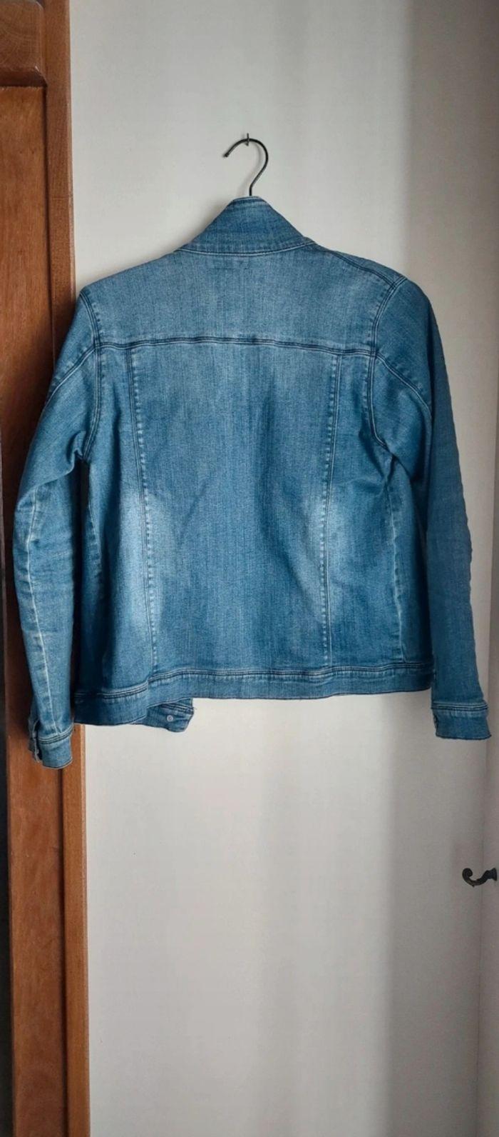 Veste en jean taille 14ans - photo numéro 2