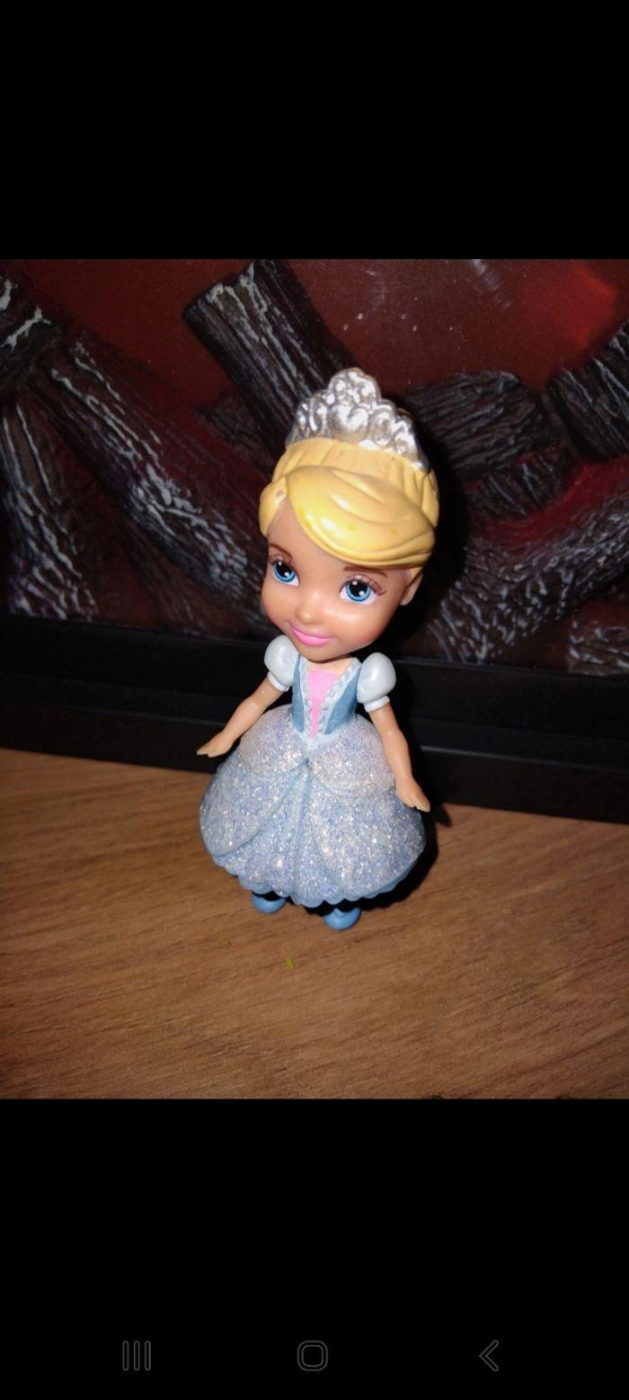 Figurine Princesse Cendrillon - photo numéro 1