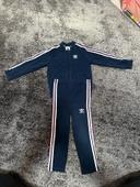 Ensemble adidas gilet + leeging taille 98cm