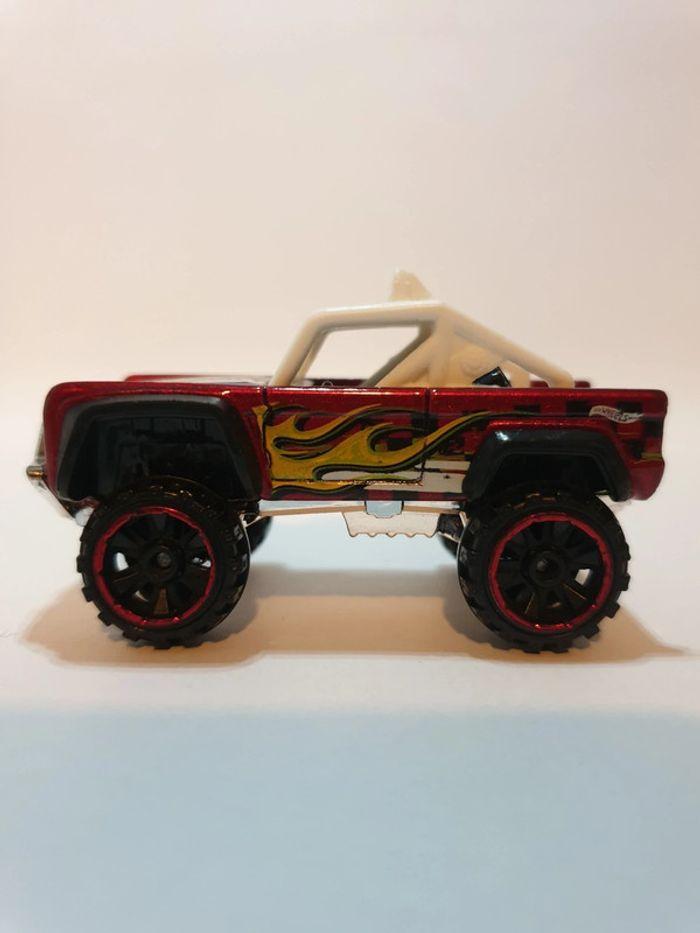 Hot Wheels 2016 Custom Ford Bronco HW Daredevils Bordeau - 1/64 - photo numéro 11