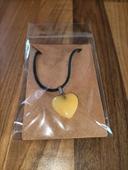 Collier neuf pendentif coeur couleur miel