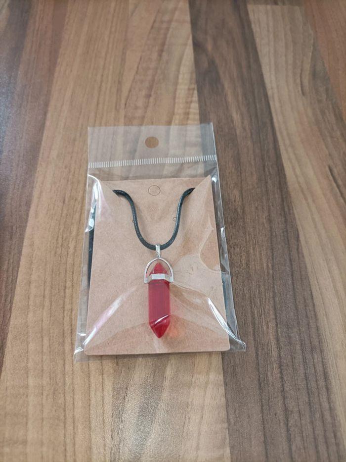 Collier neuf pendentif transparent rouge halloween - photo numéro 1