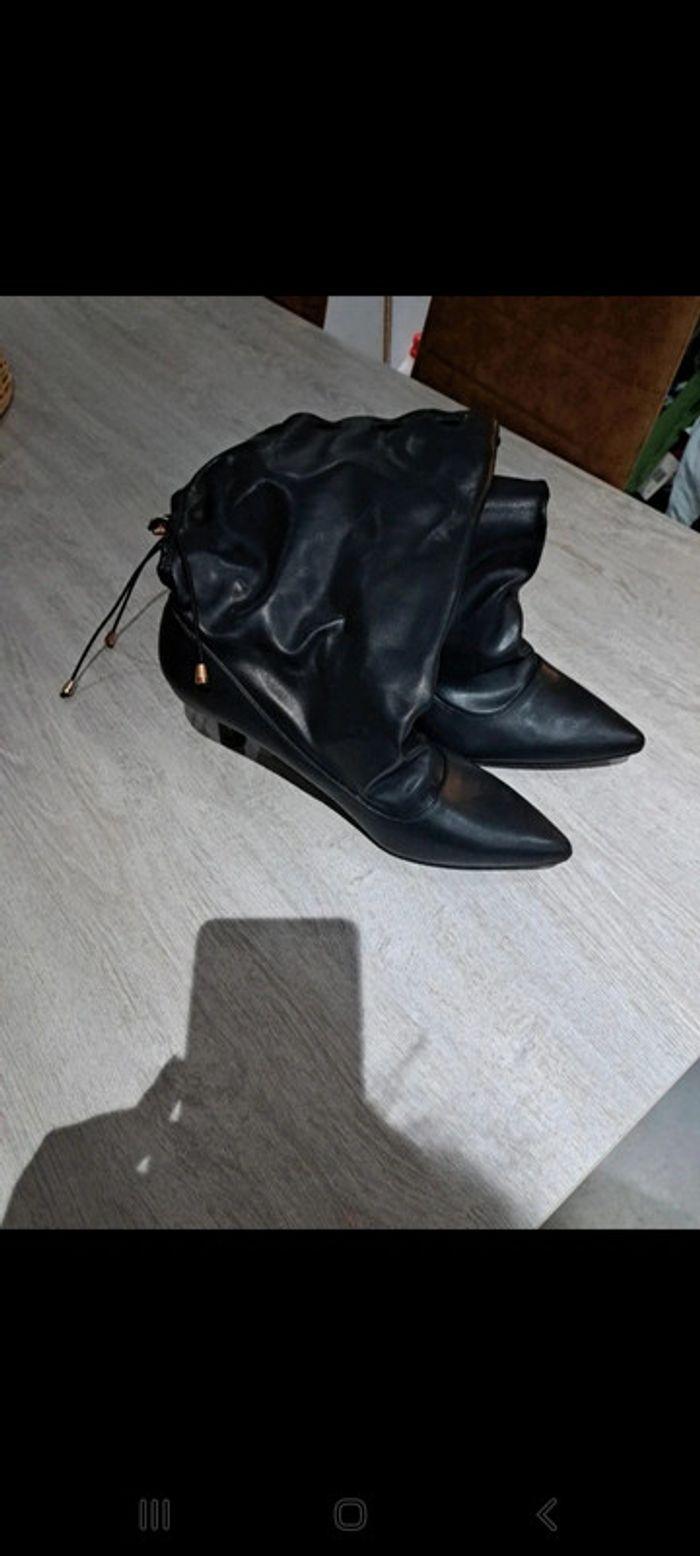 Chaussures femme petite bottines à talon taille 40 - photo numéro 1