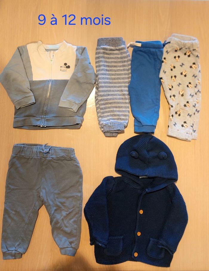 Lot de vêtements Bébé  de 9 à 12 mois