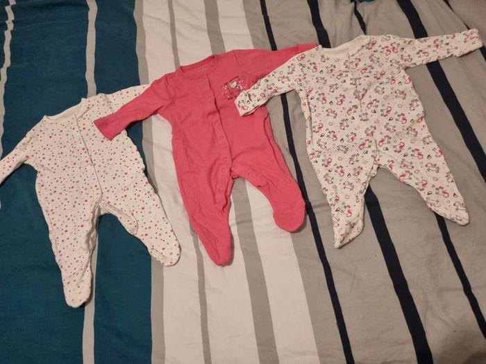 Lot de pyjamas bébé - photo numéro 1