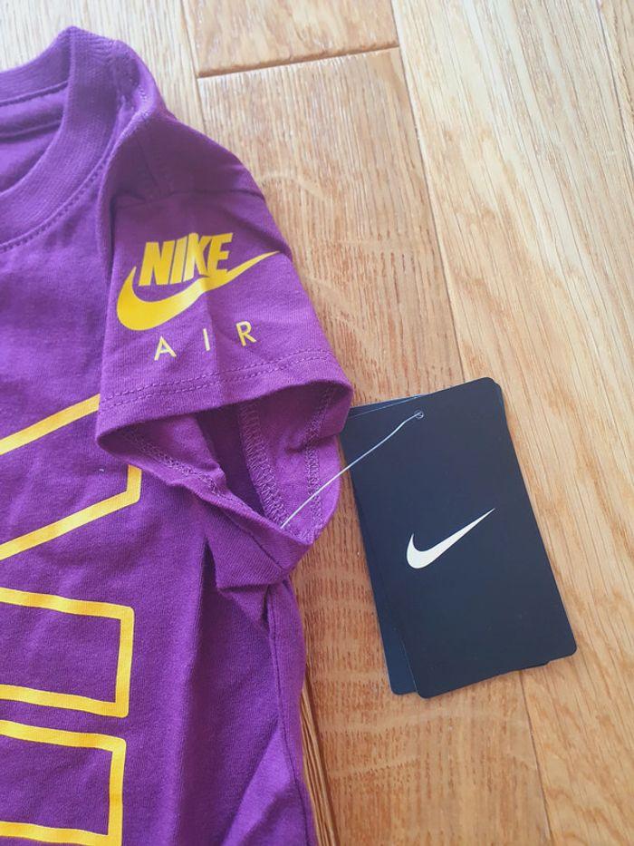 T-Shirt "Nike Air" bordeaux pour fille taille 4-5 ans neuf sous blister - photo numéro 5