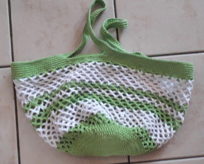 Sac crocheté de courses, de plage unique vert pomme et blanc - photo numéro 1