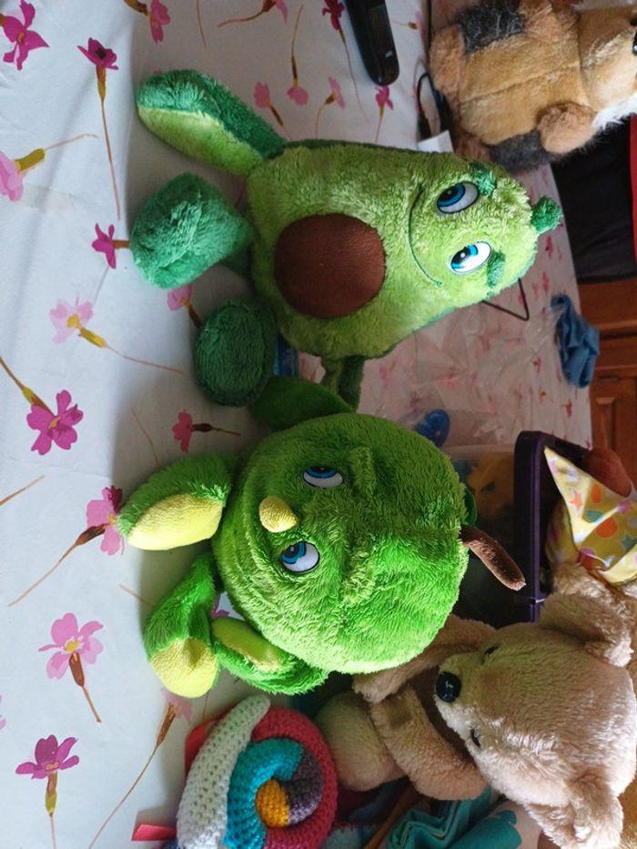 Pomme et avocat en peluche