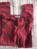 Jean skinny bordeaux Okaïdi taille 9 ans.