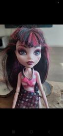 Poupée Monster High Draculaura tenue de plage