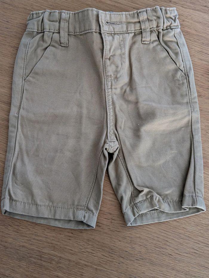 Lot pantalon et shorts - photo numéro 4