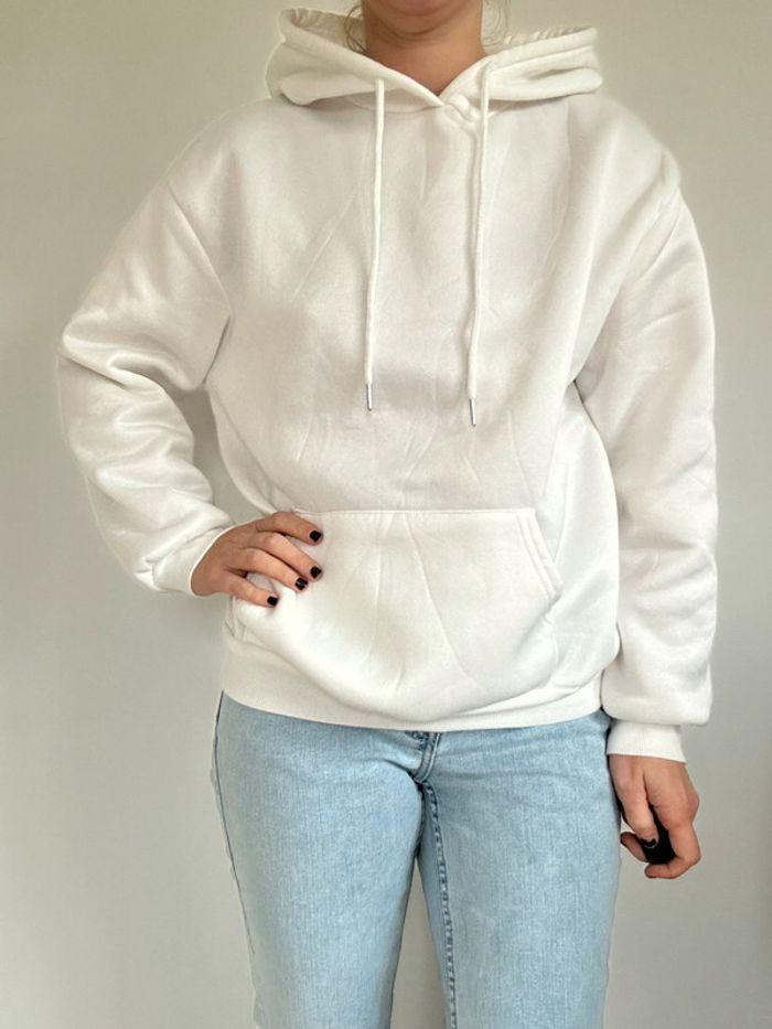 Sweat à capuche blanc – Confortable et décontracté, taille 40 (M), très bon état 💖 - photo numéro 3