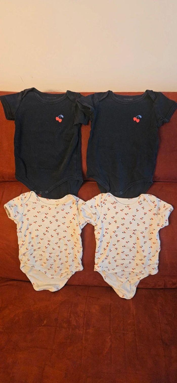 Lot de 4 bodies manches courtes verbaudet, garcons ou filles,taille 12/18 mois, 81 cm - photo numéro 1