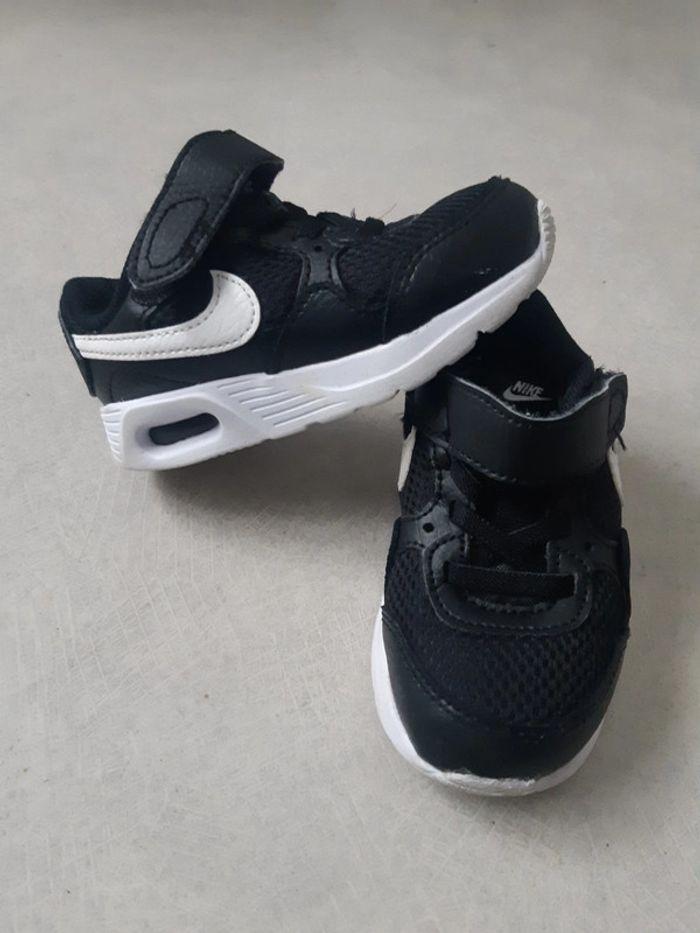 Air max à scratchs noires et blanches P.23.5 - photo numéro 1