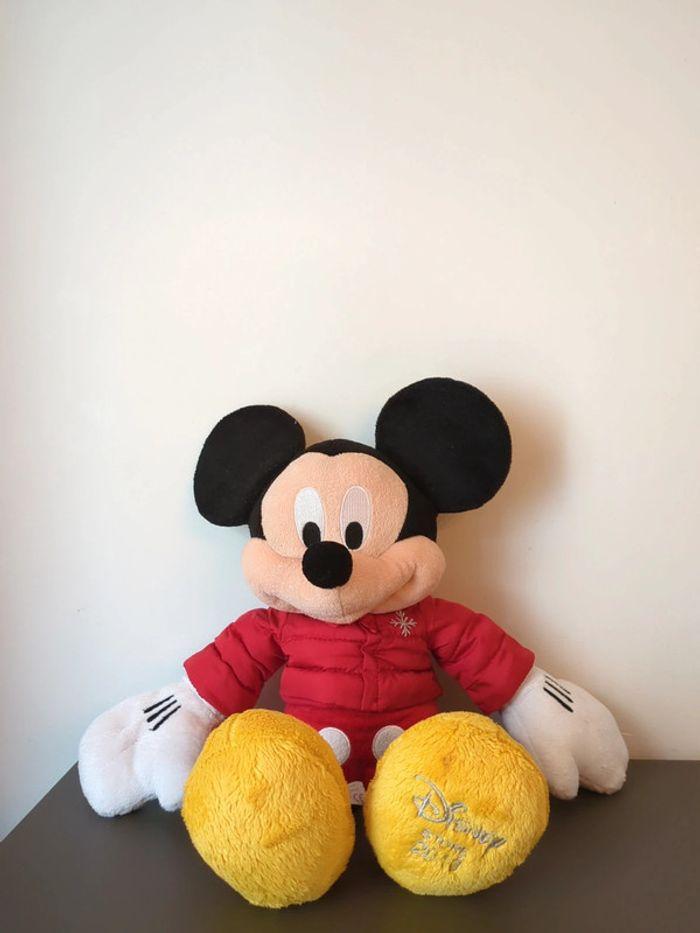 peluche Mickey Disney store 2010 - photo numéro 1