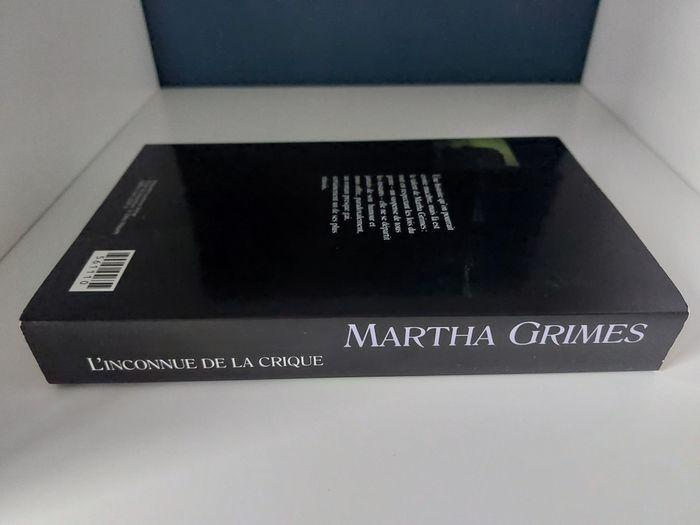 Livre "L'inconnue de la crique" Martha Grimes - photo numéro 4