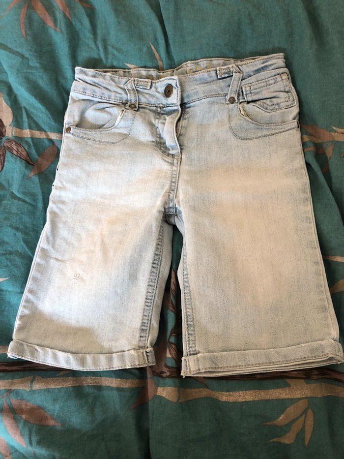 Short en jeans effet usé taille 9 ans - photo numéro 1