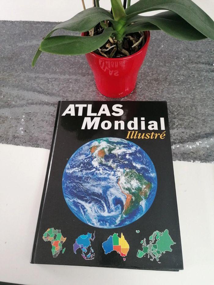 Livre atlas mondial illusté - photo numéro 1