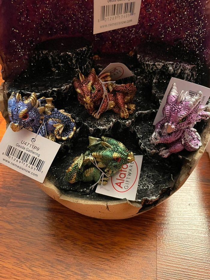 [NEUF] Nemesis Now Géode Oeuf de dragon lumineux 24,8 cm avec 36 petits dragons colorés - photo numéro 8