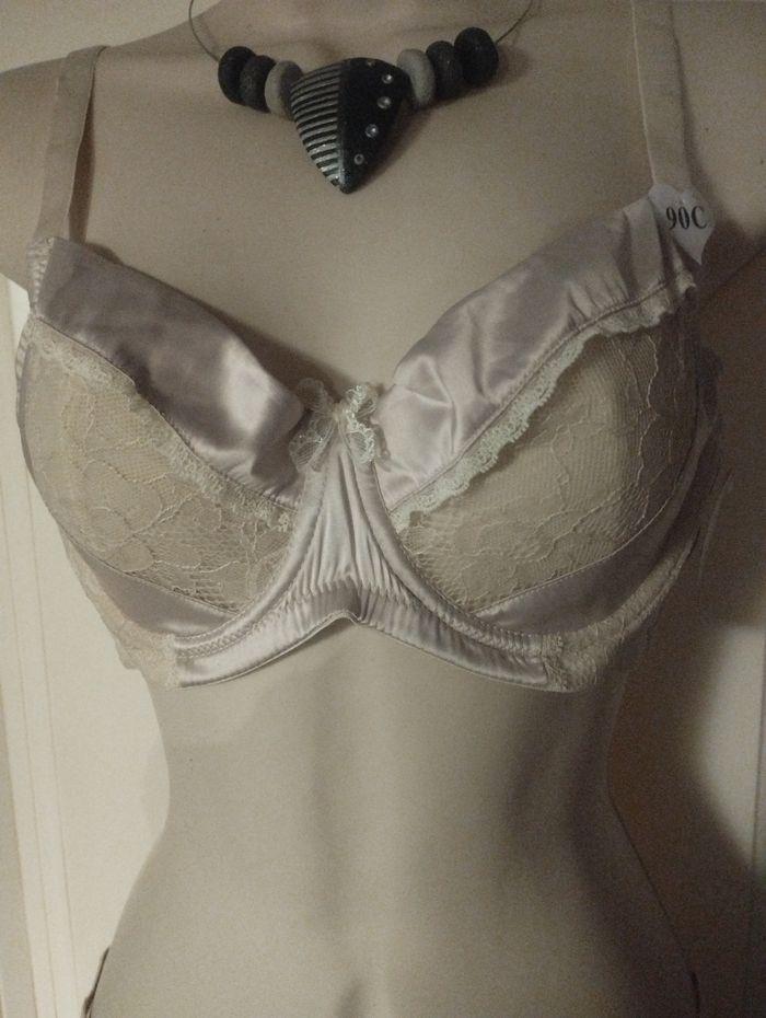 Ensemble de lingerie neuf avec armatures sans rembourrage crème, shorty en M - photo numéro 2