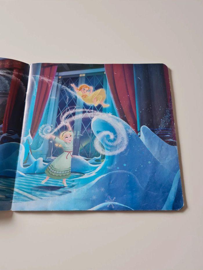 📘 Livre le monde Enchanté de Disney la reine des neiges - photo numéro 3